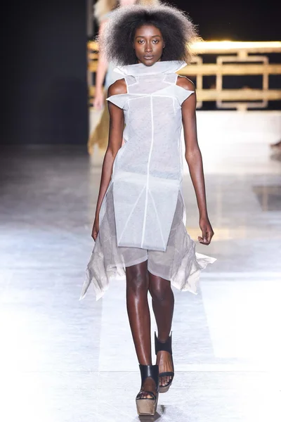 Look 35